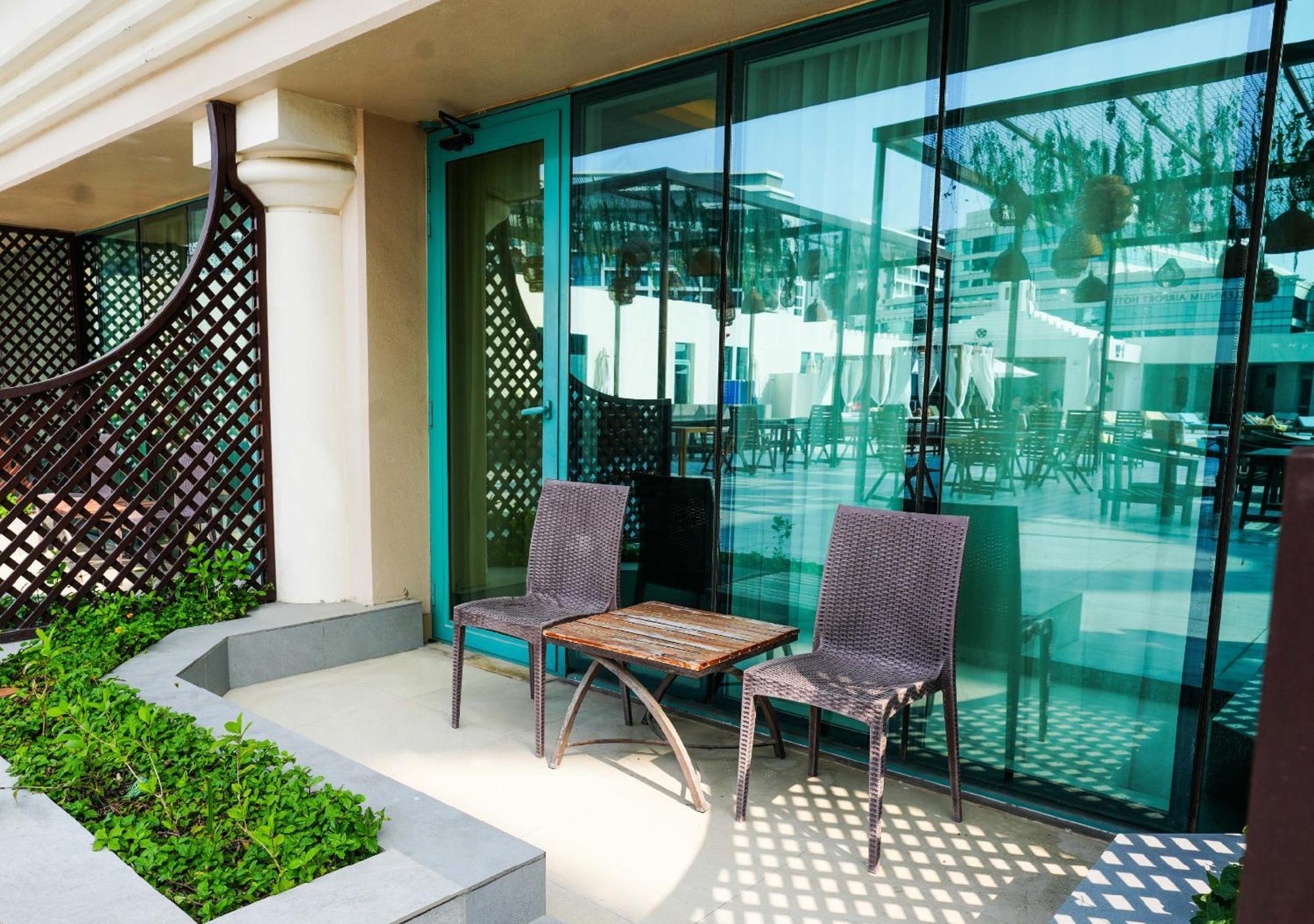 Hotel Moevenpick Grand Al Bustan Dubái Exterior foto